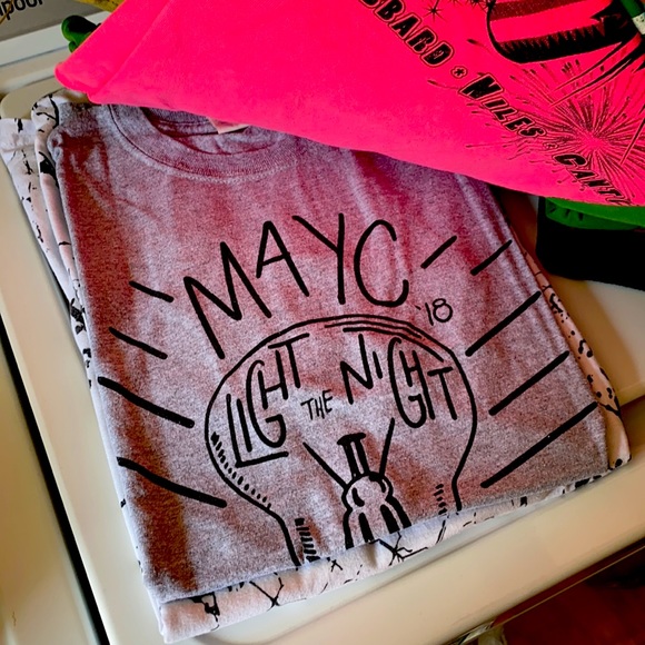 MYSTERY BOX: Graphic Tees - Picture 8 of 9